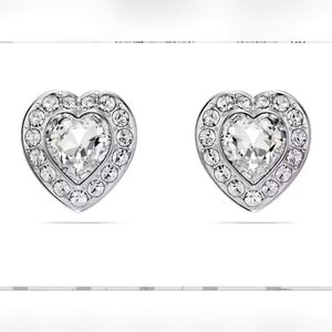 GORGEOUS SWAROVSKI ARIANA GRANDE HEART STUD EARRINGS